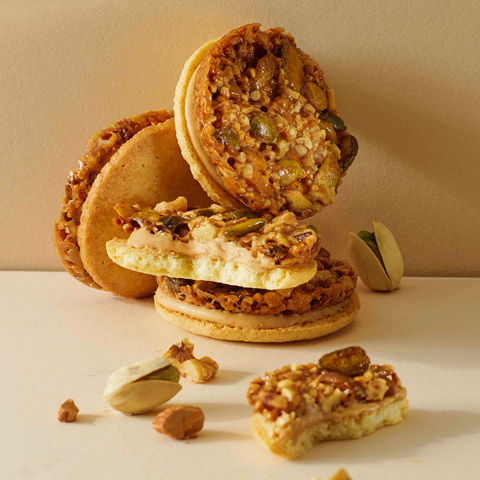 板チョコレート[アーモンド入り]｜ロイズ（ROYCE'）公式